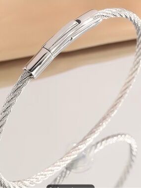 Silver Twisted Cable Bracelet - Minimal Modern Design